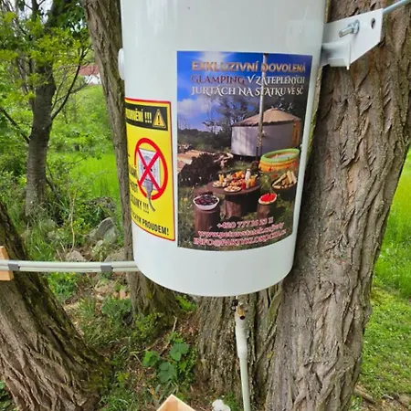 01 Jurta šedá U Stodoly Luxusní stan
