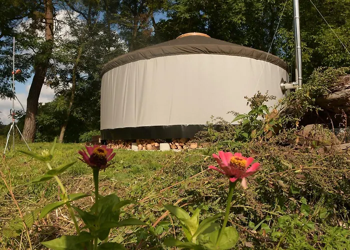 01 Jurta šedá U Stodoly Campo de lujo *